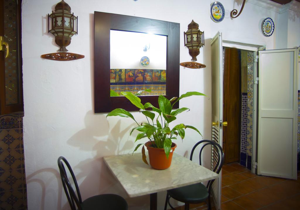 Pension Santa Maria La Blanca Seville Luaran gambar
