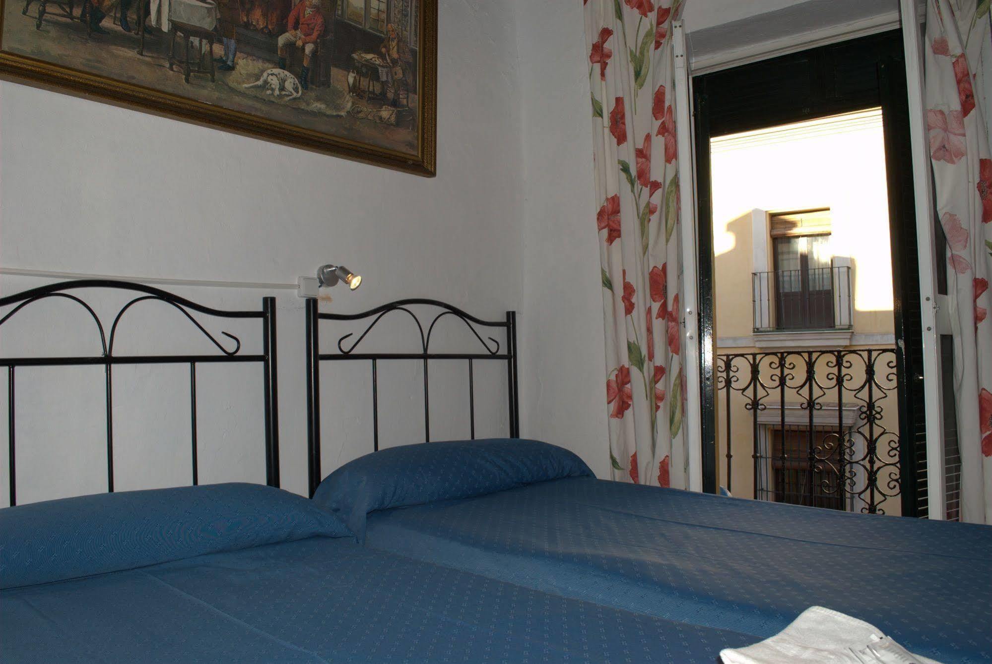 Pension Santa Maria La Blanca Seville Luaran gambar